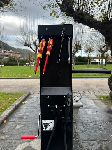 Imagen de Estación De Reparación De Bicicletas / Bike Repair Station