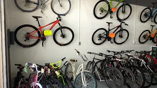 Imagen de Freds Cycling Store "Todo Para El Ciclista