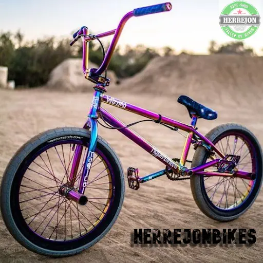 Imagen de Herrejonbikes Taller Reparación Y Accesorios Para Bicicletas Y Cortes De Vinilo