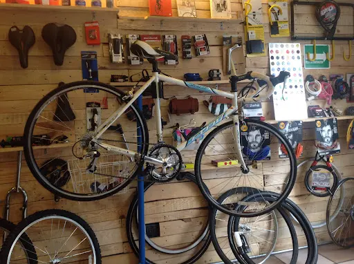 Imagen de Taller De Bicicletas En La Roma Rompepistas