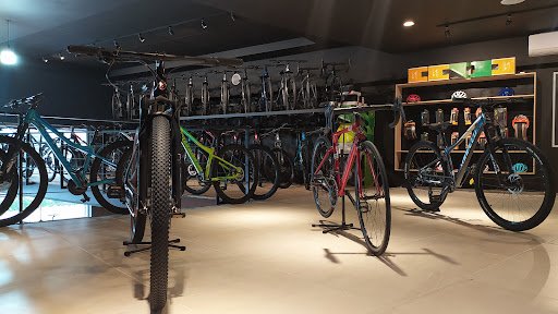 Taller de bicicletas Bike & Roller Shop
